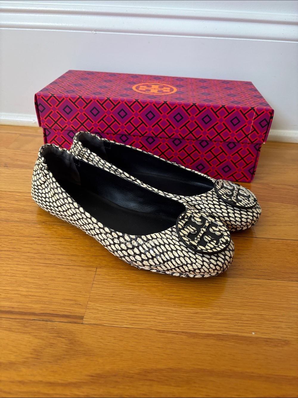 Tory Burch Minnie Travel Ballet with Logo King Cobra Leather Shoe Size 5